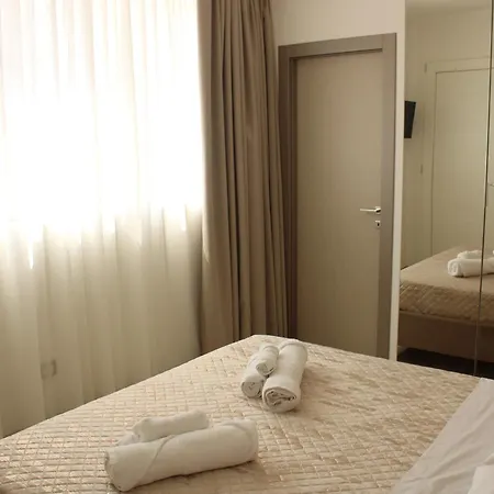 Aurea Πανσιόν 4*